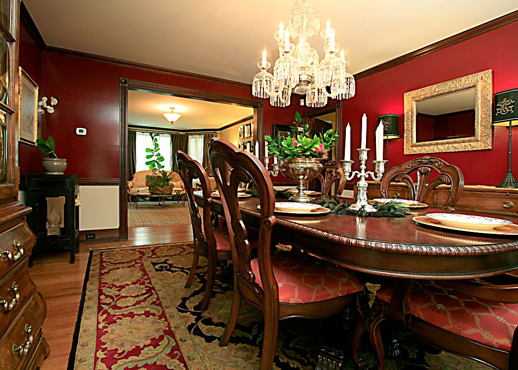 red color dining room